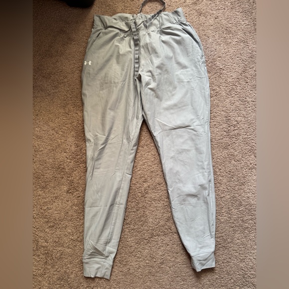Size S Grey Under Armour Joggers - Picture 1 of 2